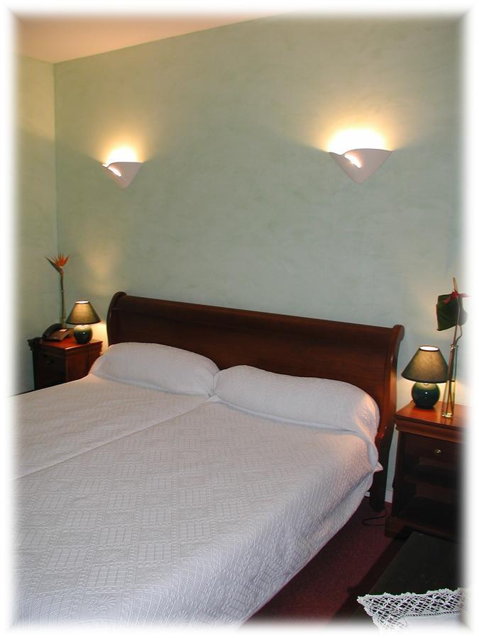 Hotel Auberge De La Nauze Sagelat Oda fotoğraf